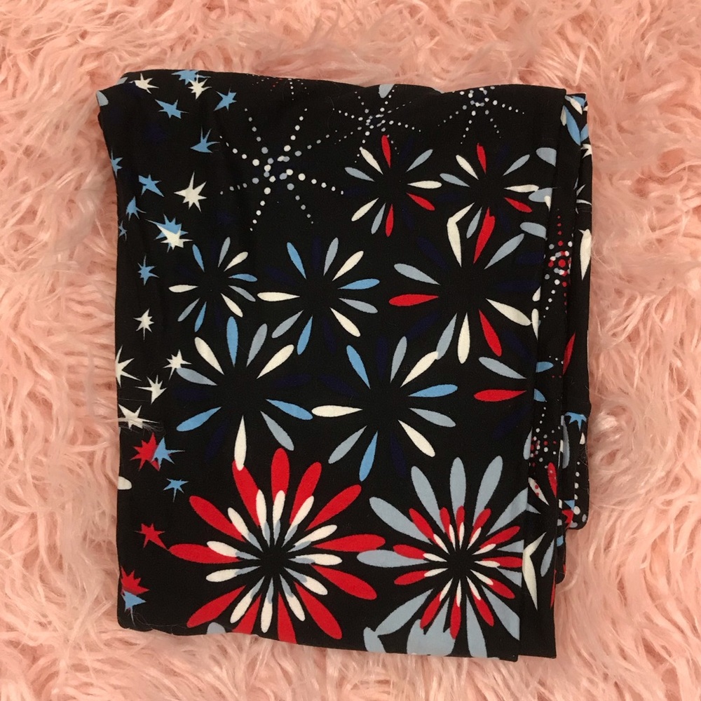LuLaRoe NWOT 4th of July OS (0-10) Leggings